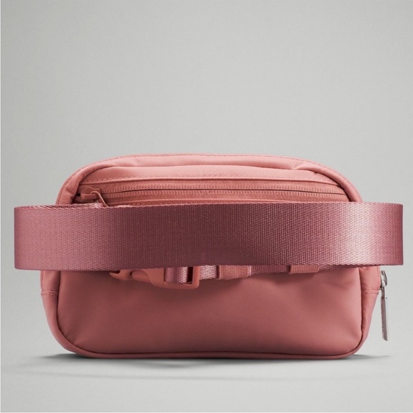 NWT Lululemon Belt Bag in Pastel Pink - Picture 4 of 6